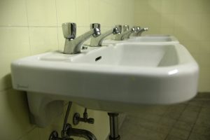 bathroom-sink-1104465_1280