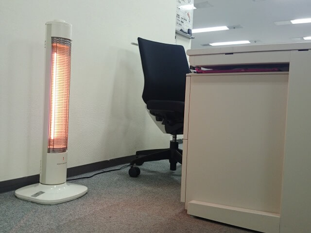 オフィス内の寒さ対策【カーボンヒーターのレンタル事例】